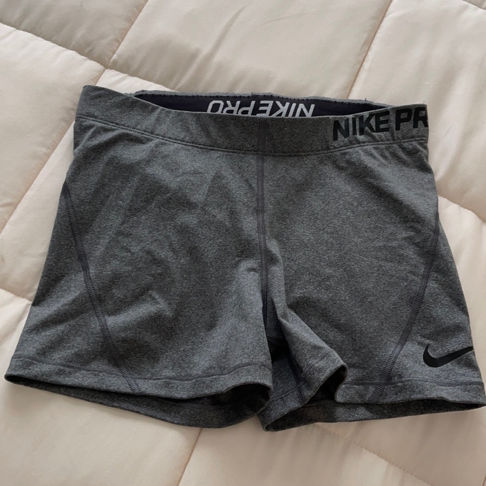 Grey Nike pro spandex